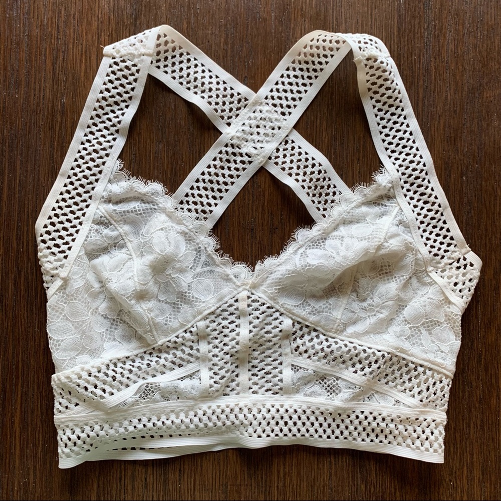 free people white, lace, cross-back brallete (sm)